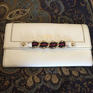 Authentic white Gucci wallet